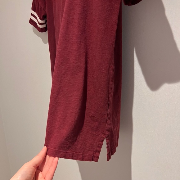 Marine Layer Burgundy Tee - Picture 5 of 9
